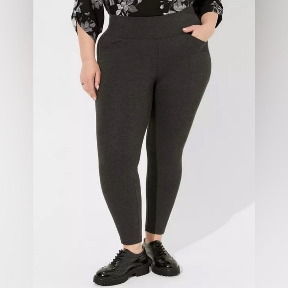 STUDIO by TORRID Charcoal Heather Grey Pull-On Pocket Pixie Capris Size 0RPROD